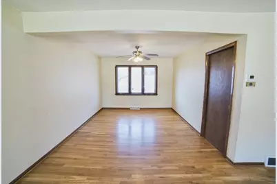 6201 W 90th Place, Oak Lawn, IL 60453 - Photo 9