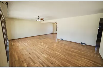 6201 W 90th Place, Oak Lawn, IL 60453 - Photo 5