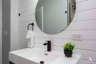 8459 S 85th Ct, Hickory Hills, IL 60457 - Photo 33