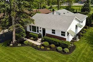 2814 Cardinal Dr, Rolling Meadows, IL 60008 - Photo 1