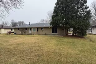 3156 Kentwood Pkwy, Rockford, IL 61109 - Photo 13