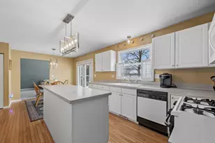 1850 White Oak Dr, Algonquin, IL 60102 - Photo 7