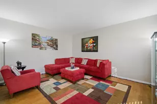 1718 Belcourt Ln, Elgin, IL 60120 - Photo 5