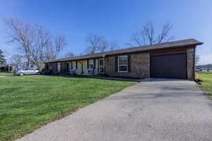 824 W Marquette St, Princeton, IL 61356 - Photo 1