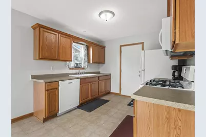 2818 Carol Place, Rockford, IL 61109 - Photo 7