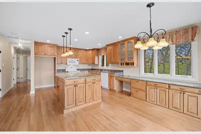 128 Hickory Road, Lake in the Hills, IL 60156 - Photo 15