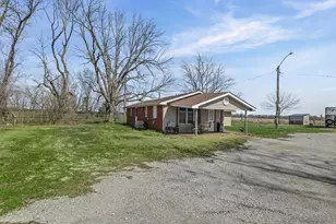 11047 Boadies Lazy Acres Ln, Trenton, IL 62293 - Photo 3