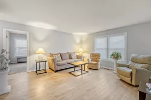 1064 Hampton Harbor, Schaumburg, IL 60193 - Photo 5