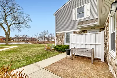1064 Hampton Harbor #1064, Schaumburg, IL 60193 - Photo 3