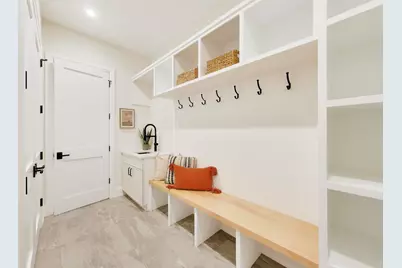 2938 Indianwood Road, Wilmette, IL 60091 - Photo 19