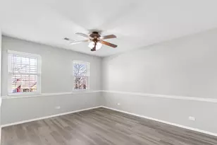 210 Dublin Ln, Schaumburg, IL 60194 - Photo 17