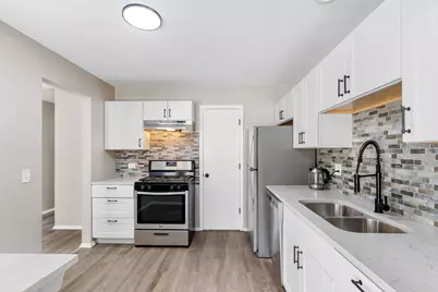 210 Dublin Lane #V2, Schaumburg, IL 60194 - Photo 13