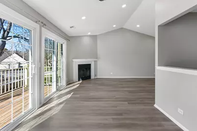 210 Dublin Lane #V2, Schaumburg, IL 60194 - Photo 5