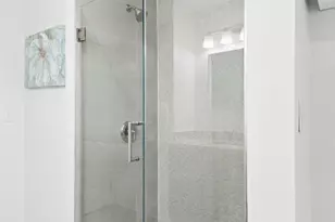 2233 W Greenleaf Ave, Chicago, IL 60645 - Photo 23