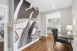 2233 W Greenleaf Ave, Chicago, IL 60645 - Photo 17