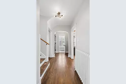 2233 W Greenleaf Avenue, Chicago, IL 60645 - Photo 3