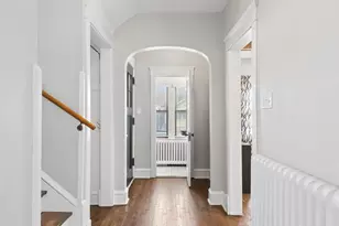 2233 W Greenleaf Ave, Chicago, IL 60645 - Photo 3