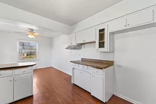 16426 Shirley Ct, South Holland, IL 60473 - Photo 9