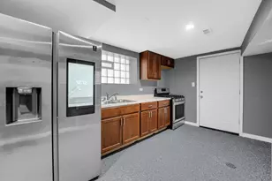7829 S Winchester Ave, Chicago, IL 60620 - Photo 17