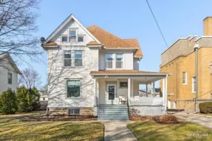 171 N Sycamore St, Hinckley, IL 60520 - Photo 1