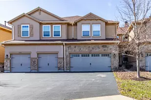 1858 Crenshaw Cir, Vernon Hills, IL 60061 - Photo 1