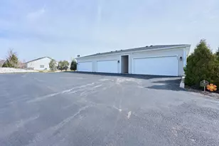 223 S Walnut St, Cortland, IL 60112 - Photo 23