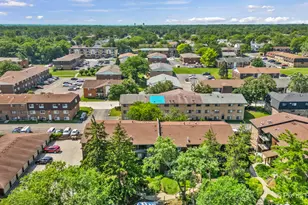 61 W Pier Dr, Westmont, IL 60559 - Photo 31