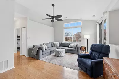 418 E Thornhill Lane #418, Palatine, IL 60074 - Photo 3