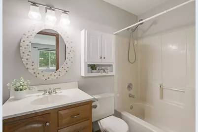 2212 Oak Leaf Court, Lake Villa, IL 60046 - Photo 9