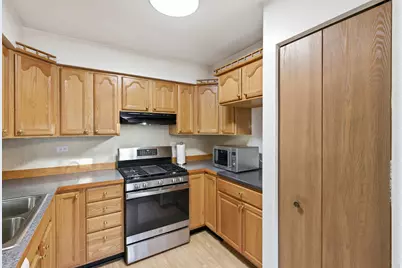 1297 Woodlake Drive #0, Carol Stream, IL 60188 - Photo 9