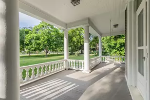 612 E Peru St, Princeton, IL 61356 - Photo 3