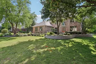 641 Mason Ln, Lake in the Hills, IL 60156 - Photo 3