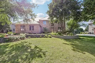 641 Mason Ln, Lake in the Hills, IL 60156 - Photo 1