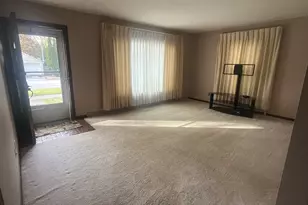 17913 William St, Lansing, IL 60438 - Photo 5