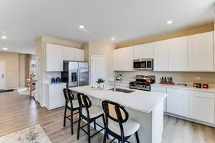 1032 Nottingham Rd, Sycamore, IL 60178 - Photo 7