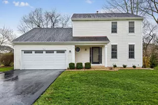 702 Pinehurst Dr, North Aurora, IL 60542 - Photo 3