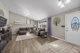 474 Linn Ave, Crystal Lake, IL 60014 - Photo 3