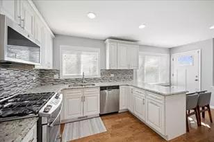 1205 Stratford Ct, Lake Zurich, IL 60047 - Photo 9