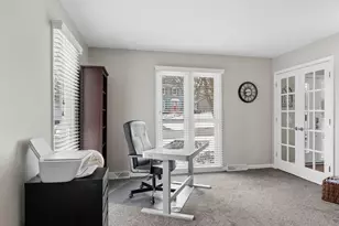 2504 Sun Valley Rd, Lisle, IL 60532 - Photo 3