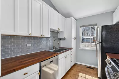 1333 Purdue Avenue, Naperville, IL 60565 - Photo 17