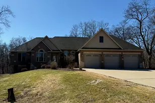 1913 W Leopard Dr, Dixon, IL 61021 - Photo 1