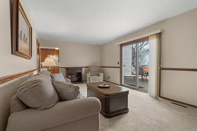 1072 Cedar Crest Drive, Crystal Lake, IL 60014 - Photo 7