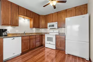 1072 Cedar Crest Dr, Crystal Lake, IL 60014 - Photo 5