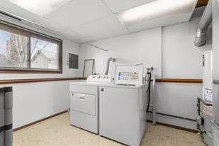 1072 Cedar Crest Dr, Crystal Lake, IL 60014 - Photo 11