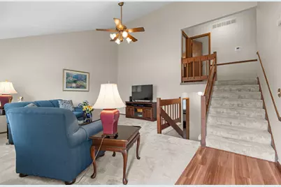 1072 Cedar Crest Drive, Crystal Lake, IL 60014 - Photo 3