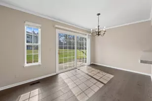 2707 Cobblestone Dr, Crystal Lake, IL 60012 - Photo 11