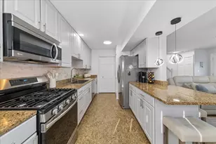 1836 Stockton Dr, Hoffman Estates, IL 60169 - Photo 7