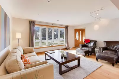 10649 S 81 Avenue S, Palos Hills, IL 60465 - Photo 3