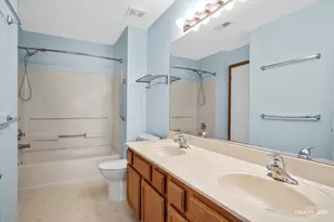 651 Lancaster Cir, Elgin, IL 60123 - Photo 15