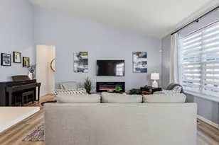 1205 Ardmoor Dr, Crystal Lake, IL 60012 - Photo 3